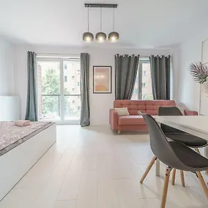 Cozy And Spacious-city Center&s42 , Warszawa Polska